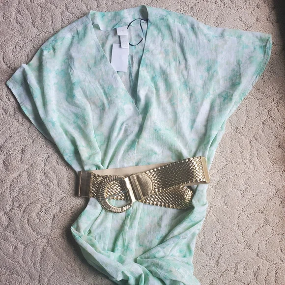 BNWT H&M V- Neck Kaftan dress | Size Small
